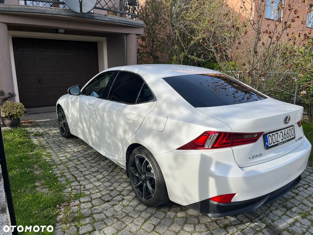 Lexus IS 300h Elite - 4