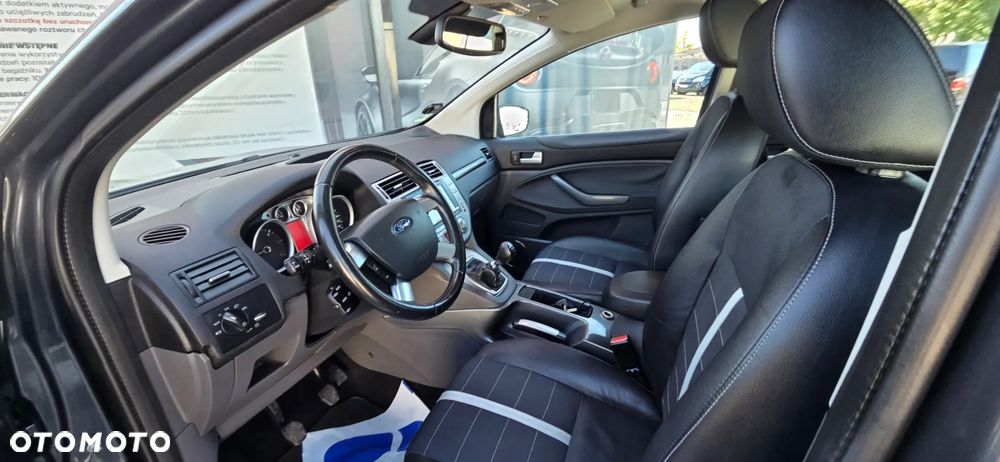 Ford Kuga 2.0 TDCi 2x4 Titanium - 29