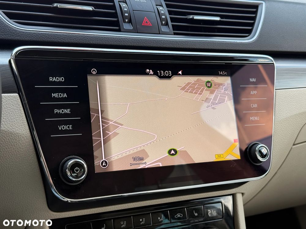 Skoda Superb 2.0 TSI Style DSG - 35