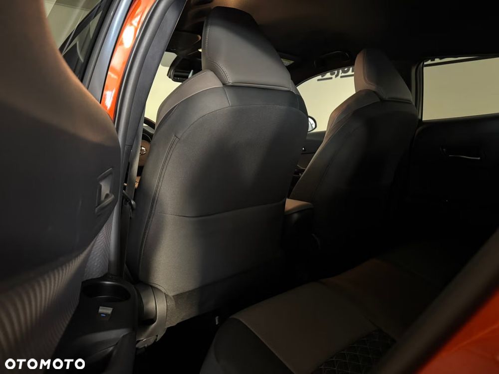 Toyota C-HR 2.0 Lounge - 8