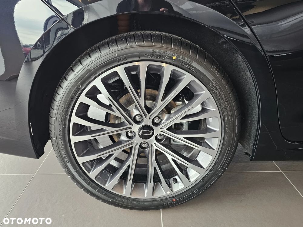 Bestune B70 2.0T Elegance - 13