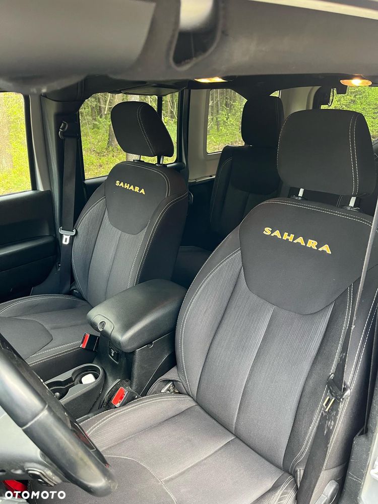Jeep Wrangler 3.6 Unlim Sahara - 19