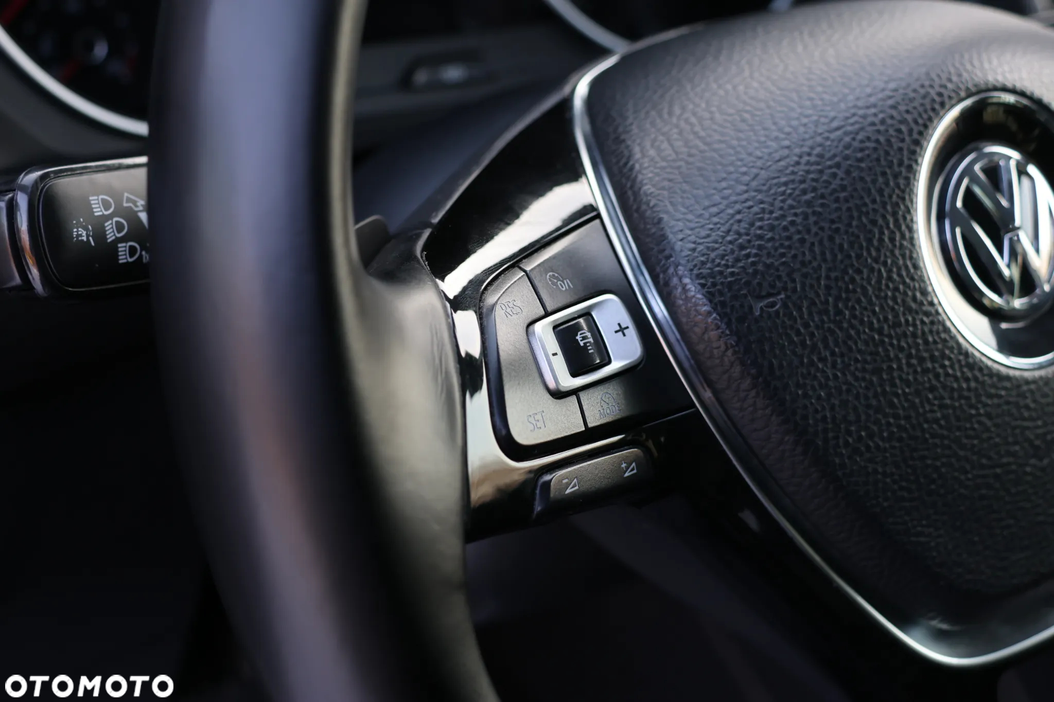 Volkswagen Tiguan 2.0 TDI SCR DSG R-Line - 12