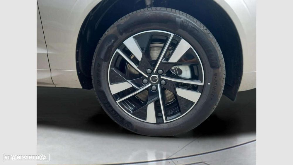 Volvo XC 60 2.0 T6 PHEV Plus Dark AWD - 8