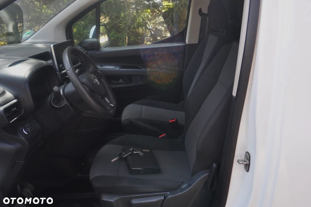 Opel COMBO E - 28