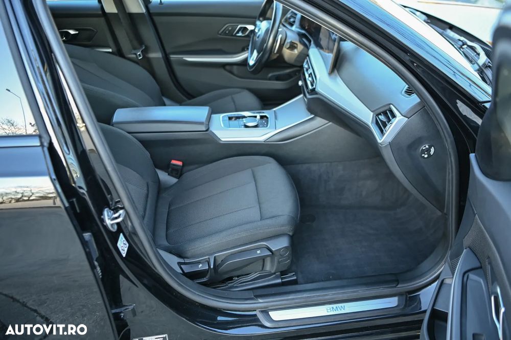 BMW Seria 3 318d Touring Aut. Advantage - 17