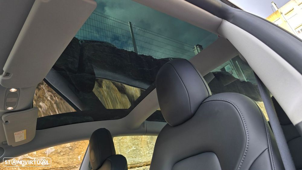 Tesla Model 3 - 7
