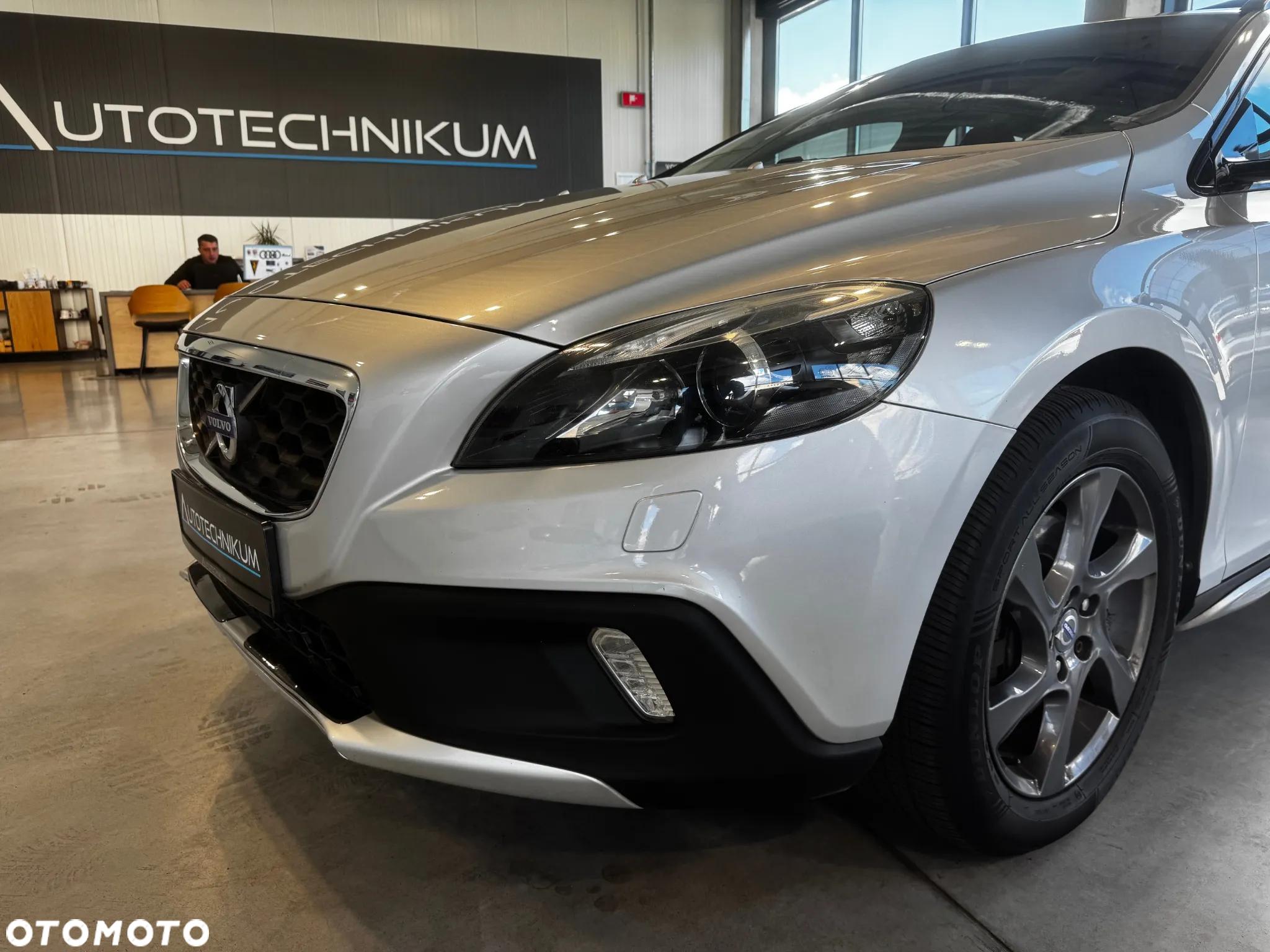 Volvo V40 Cross Country D3 Geartronic Momentum - 10