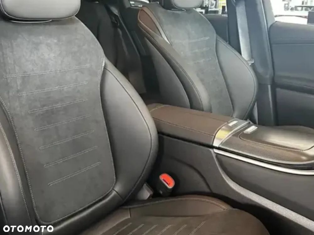 Mercedes-Benz GLC ver-glc--coupe-200-4matic-9g--tronic-amg-line-plus - 5