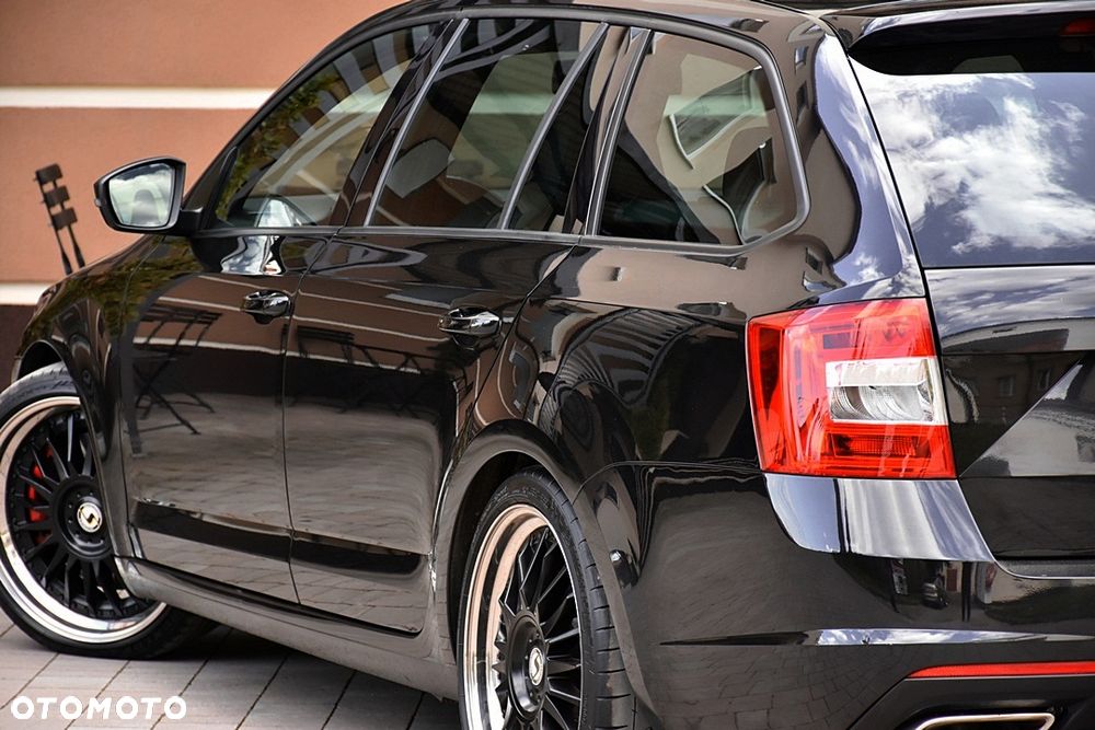 Skoda Octavia 2.0 TDI DSG RS - 12