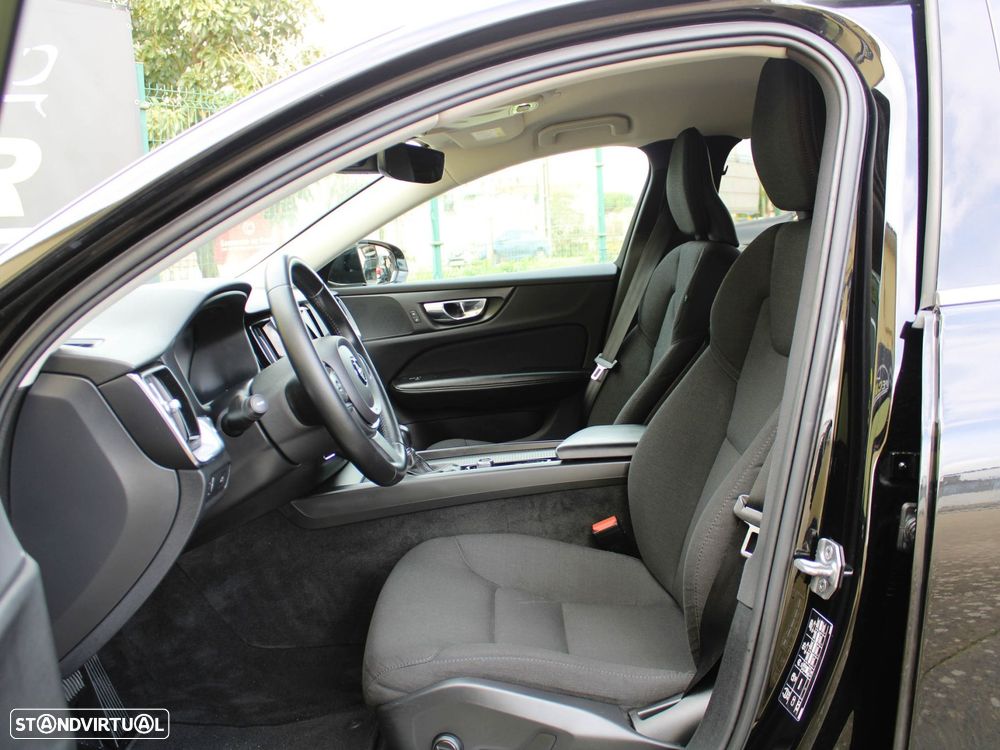 Volvo V60 2.0 D3 Momentum Plus Geartronic - 23