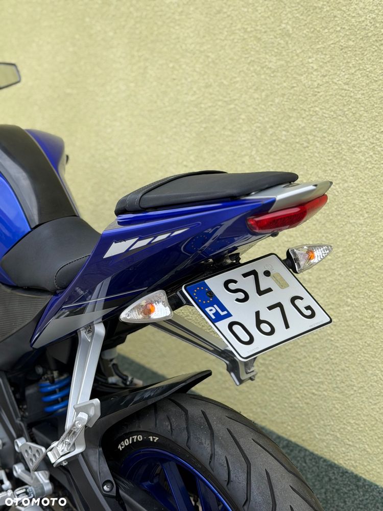 Yamaha YZF - 20