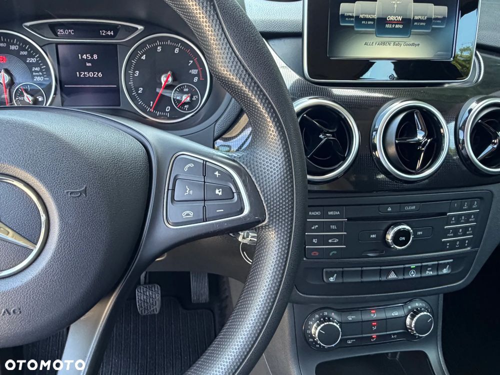 Mercedes-Benz Klasa B 180 BlueEFFICIENCY Edition Style - 29