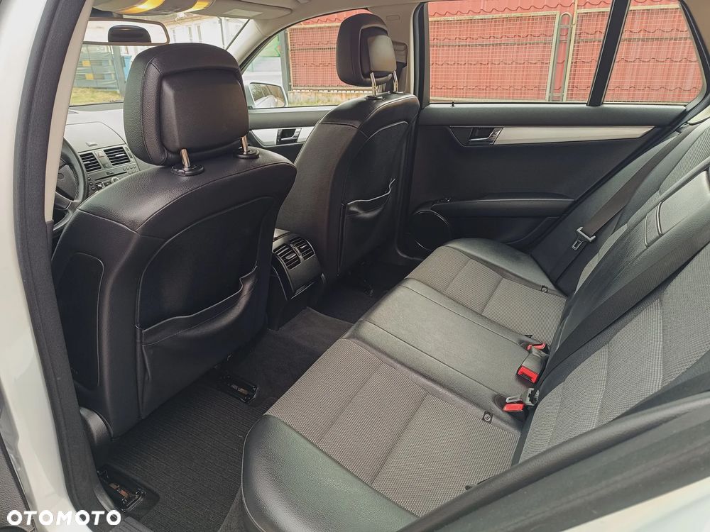 Mercedes-Benz Klasa C 250 CGI Automatik BlueEFFICIENCY Avantgarde - 10