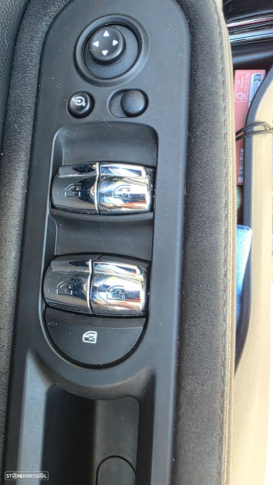 MINI Countryman Cooper SE ALL4 Auto - 28