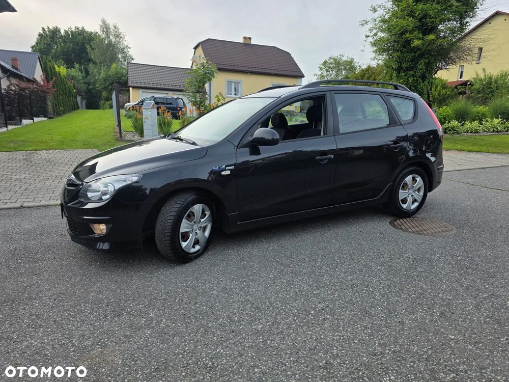 Hyundai i30 1.4 Base + World Cup - 24
