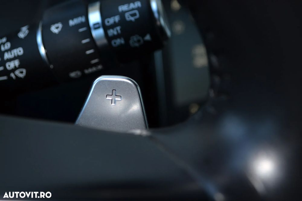 Jaguar F-Pace S AWD - 13