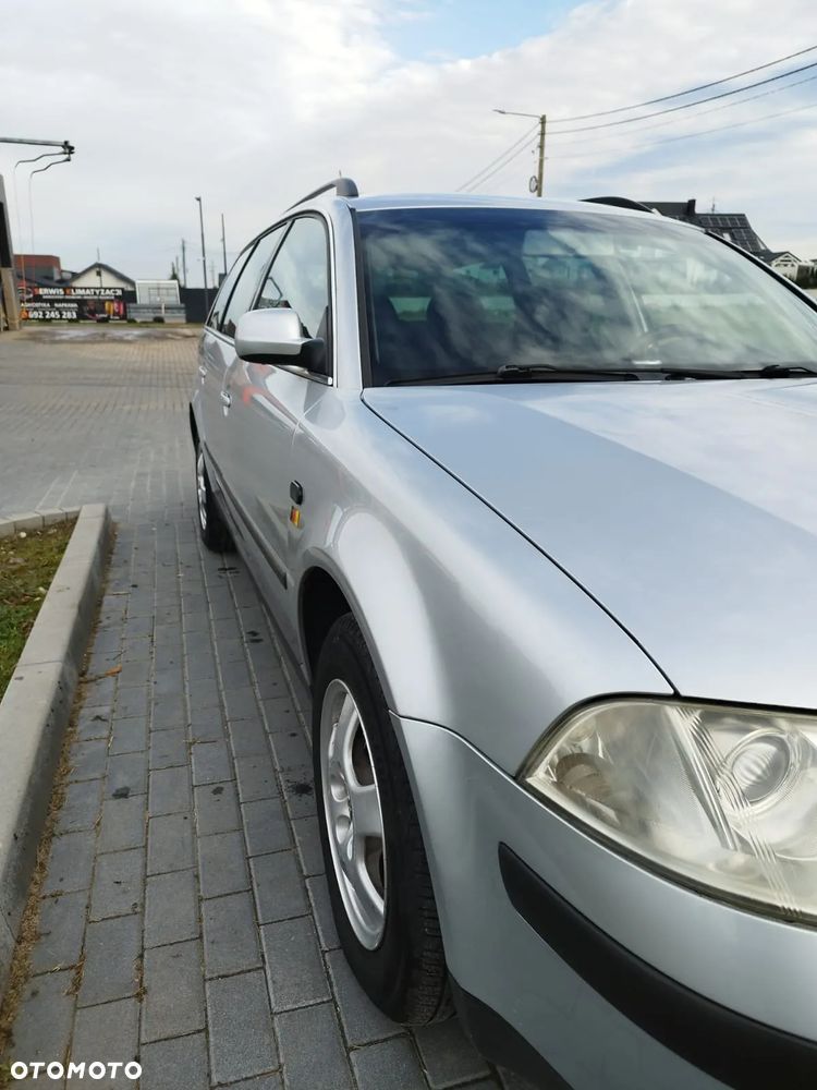 Volkswagen Passat 1.6 Comfortline - 15