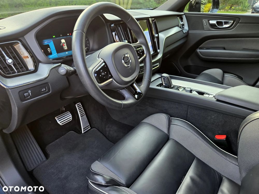Volvo XC 60 B4 D Ultimate Dark - 25