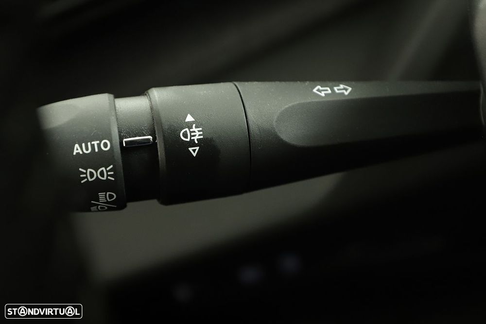 Peugeot 408 1.6 Hybrid Allure e-EAT8 - 17