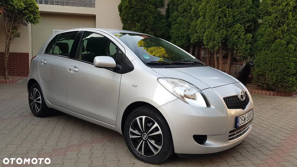 Toyota Yaris 1.3 Luna Premium - 38
