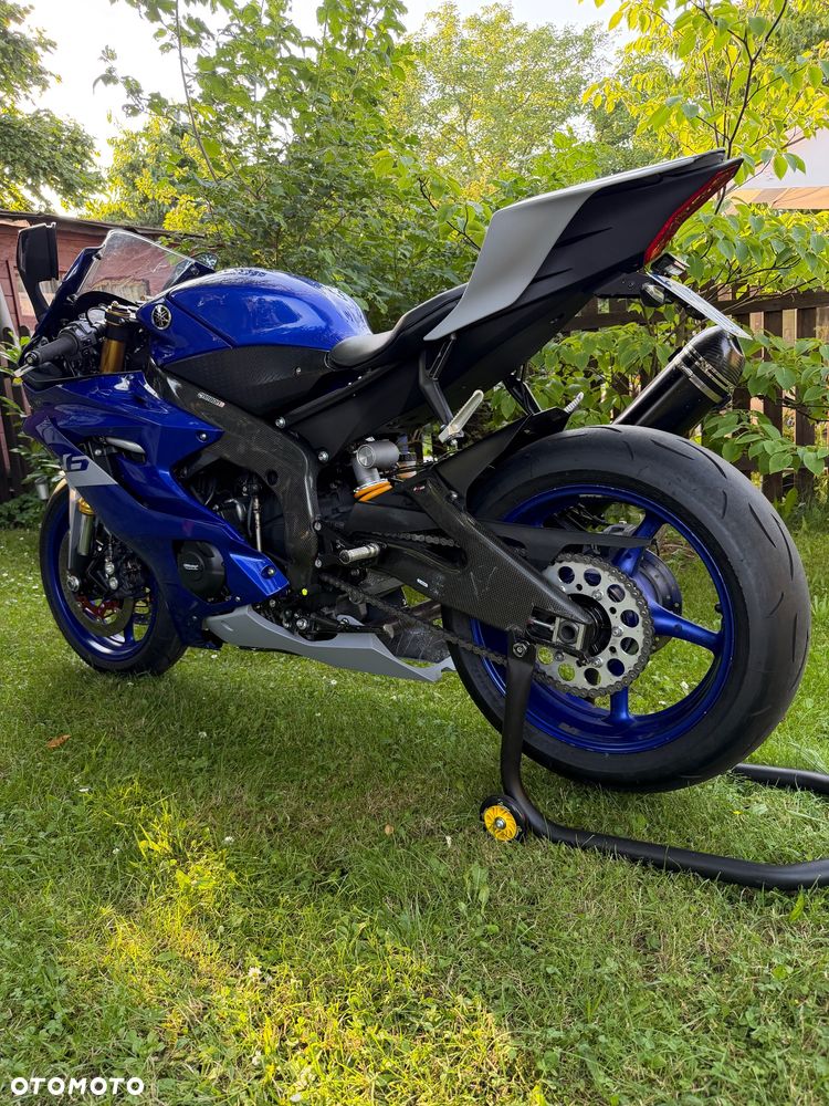 Yamaha R6 - 6