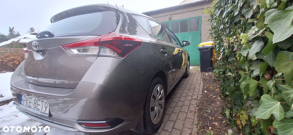 Toyota Auris 1.6 Premium - 8