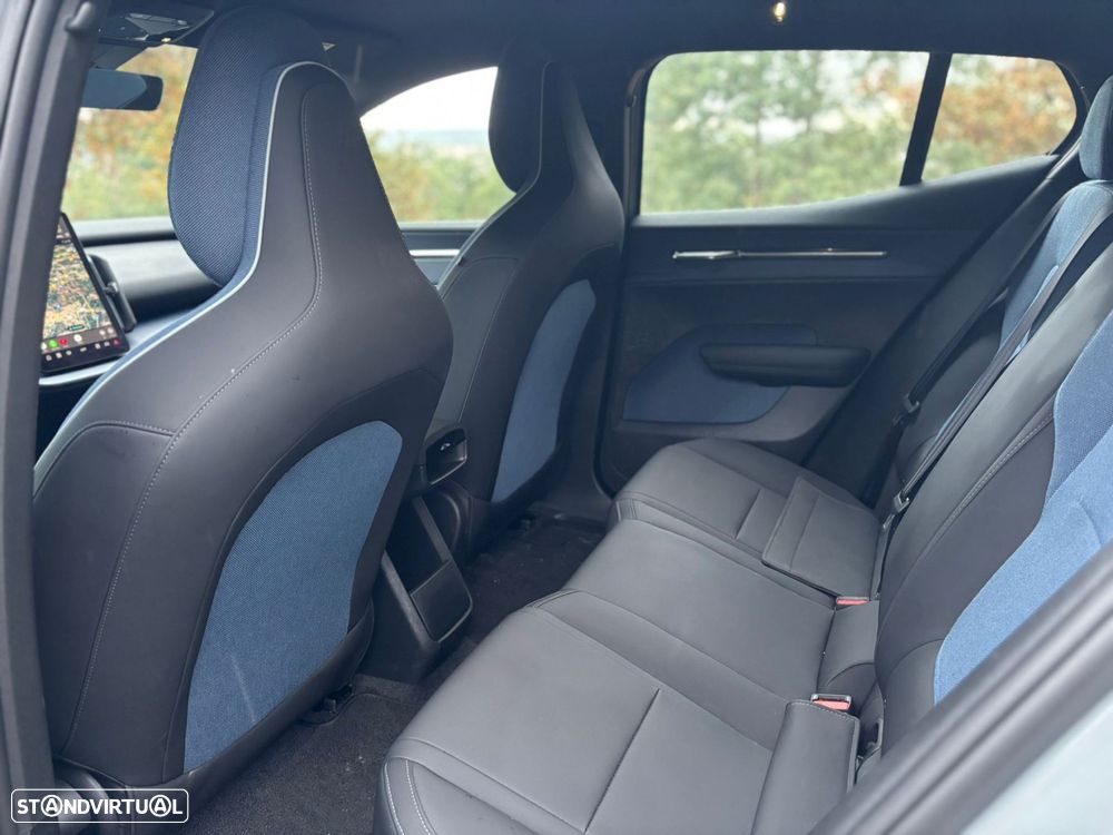 Volvo EX30 69 kWh Single Motor Extended Range Plus - 23