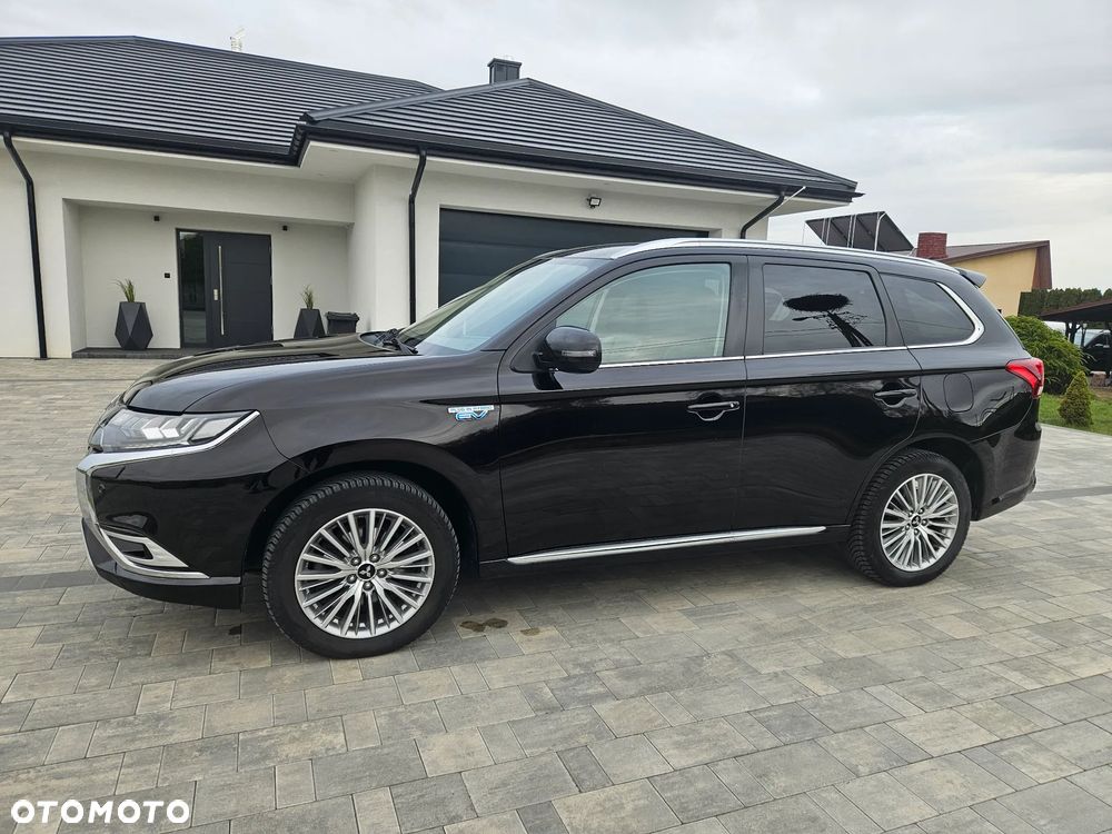 Mitsubishi Outlander 2.4 4WD Plus - 22