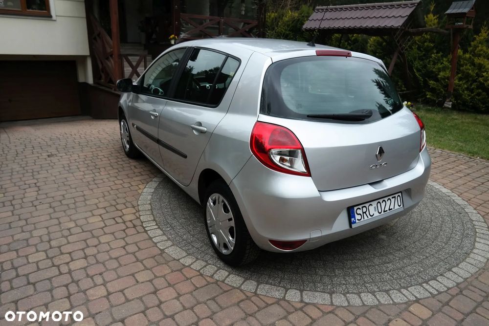 Renault Clio 1.2 16V Alize - 2
