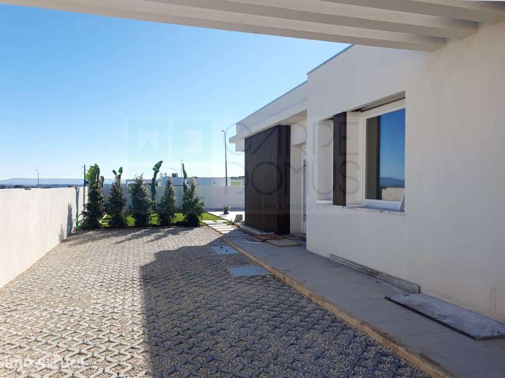 Excelente moradia térrea T3, com piscina e jardins, na Lourinhã - Grande imagem: 3/33