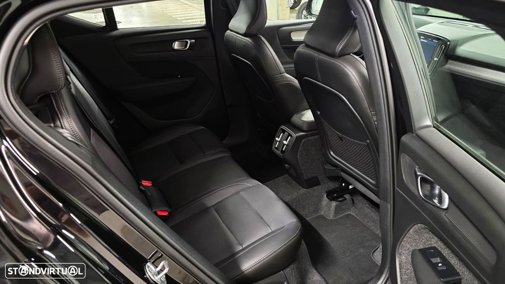 Volvo XC 40 2.0 B3 Essential - 18