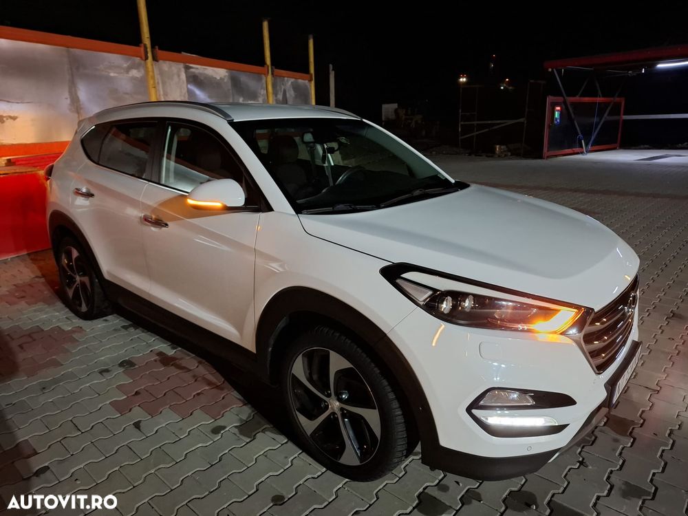 Hyundai Tucson 2.0 CRDI 4WD Automatik Premium - 26