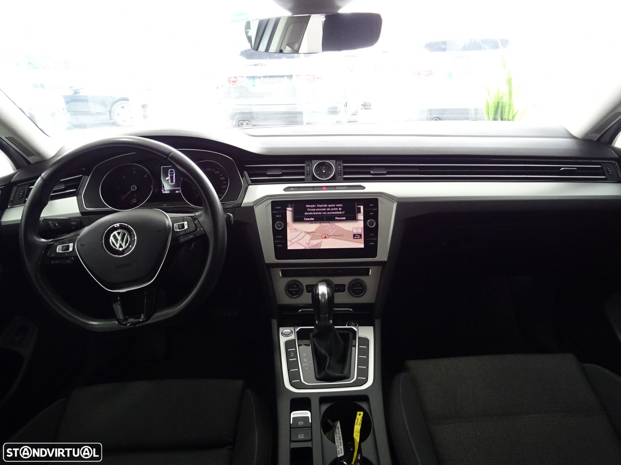 VW Passat Variant 1.6 TDI Confortline DSG - 12