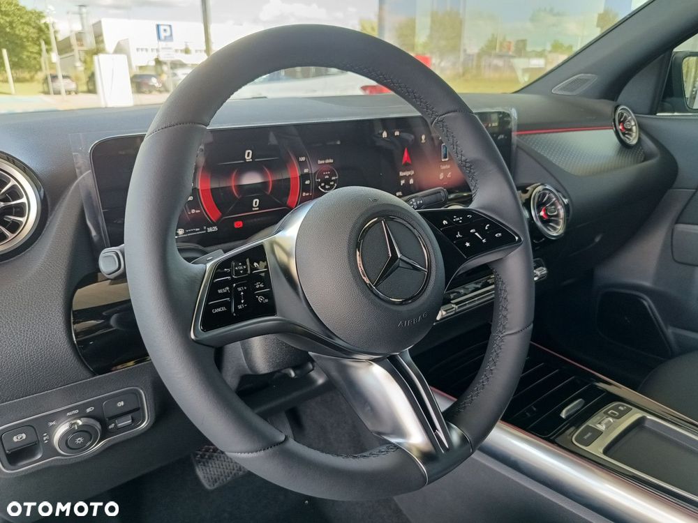 Mercedes-Benz GLA - 26