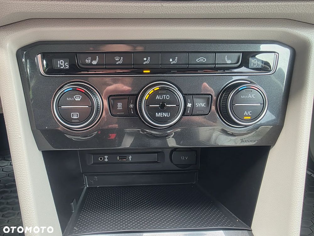 Volkswagen Tiguan 2.0 TDI SCR R-Line - 22