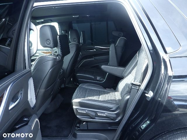 Cadillac Escalade - 30