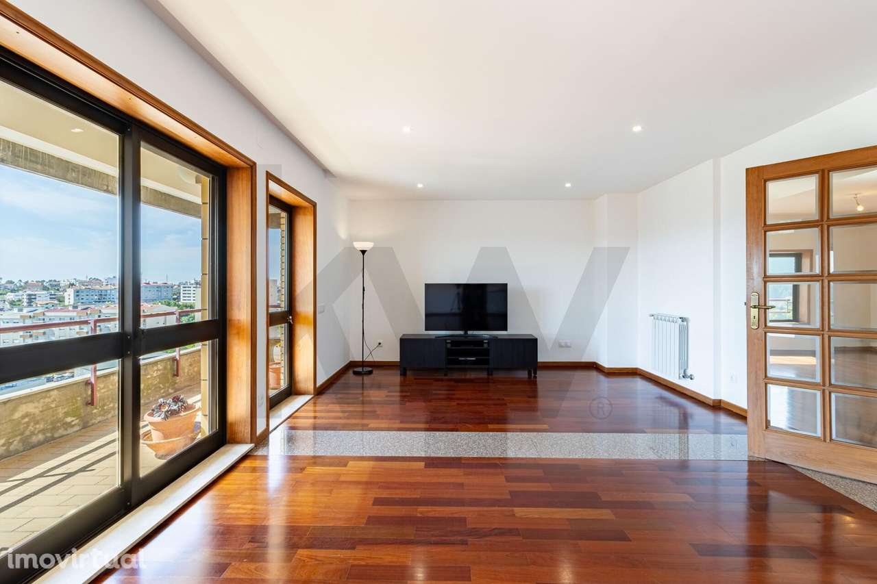 Apartamento T3 | Piso Único | Centro – São João da Madeira! - Grande imagem: 3/44