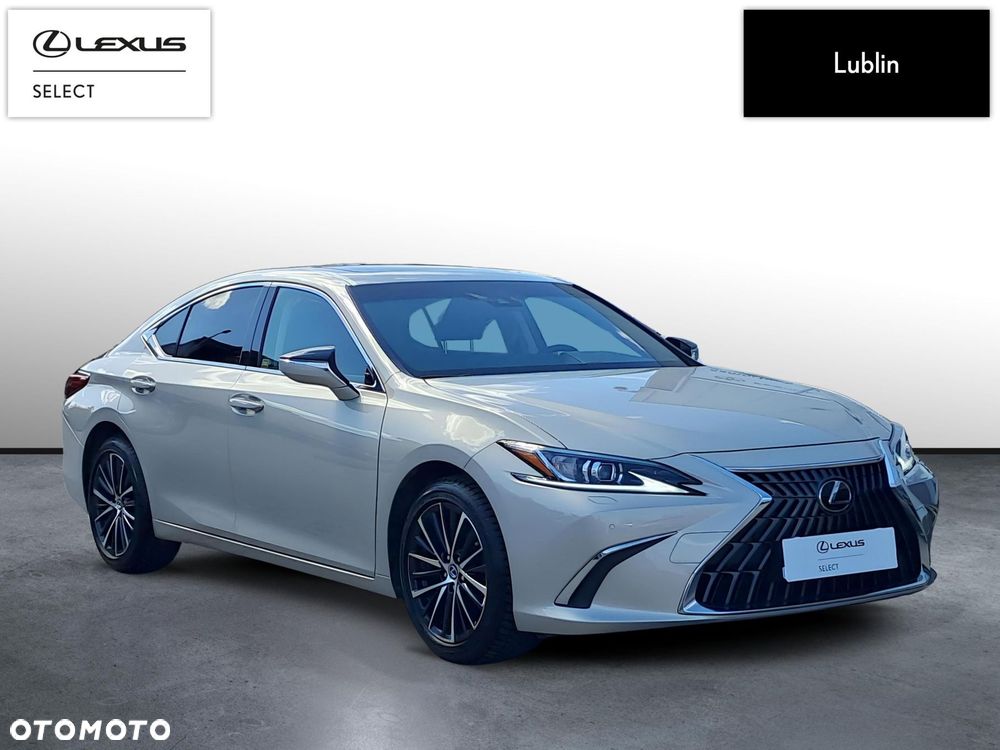 Lexus ES - 7