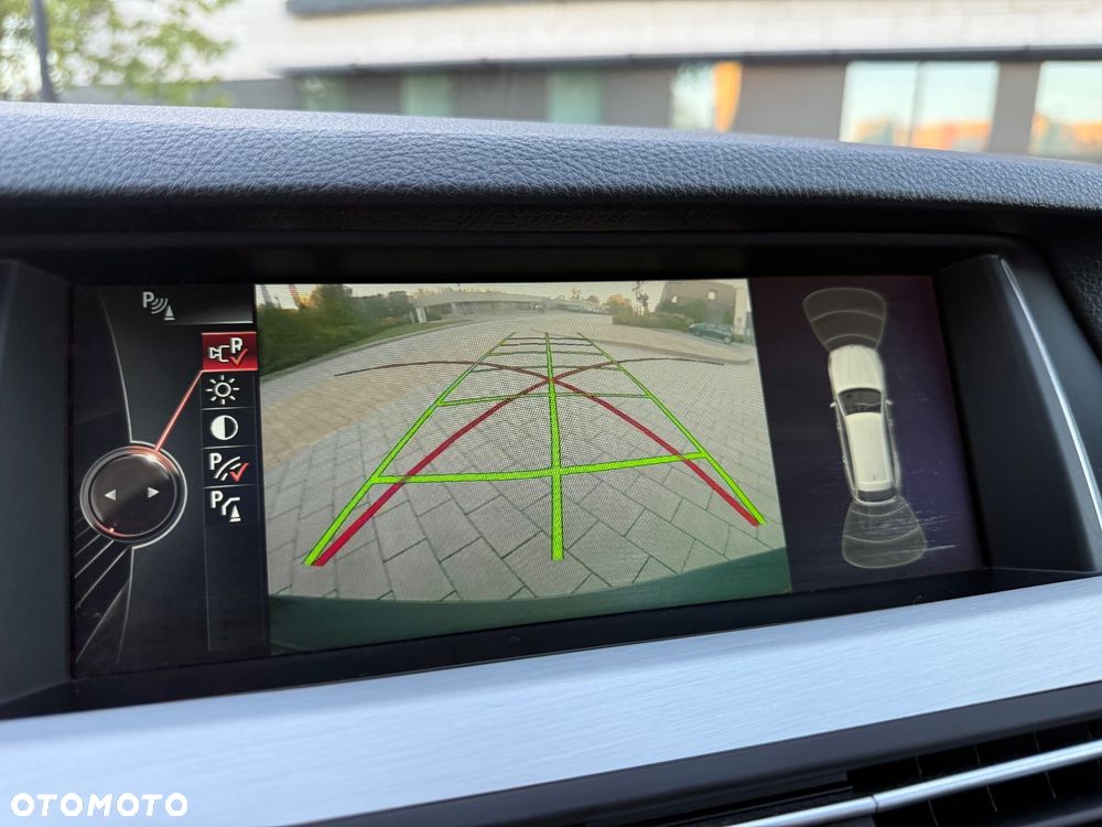 BMW Seria 5 525d Touring Modern Line - 32