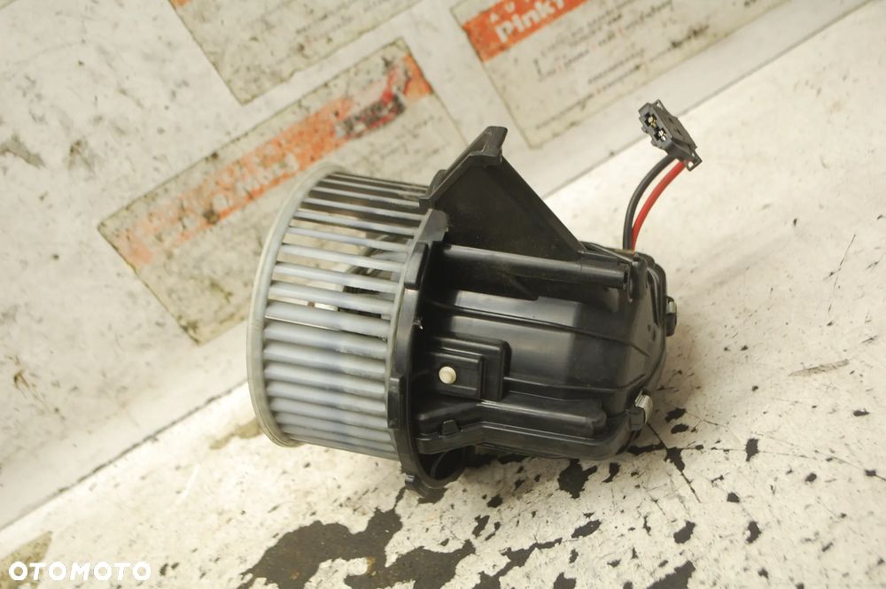WENTYLATOR NAWIEWU 8EW351040251 AUDI A4 B8 A5 - 3