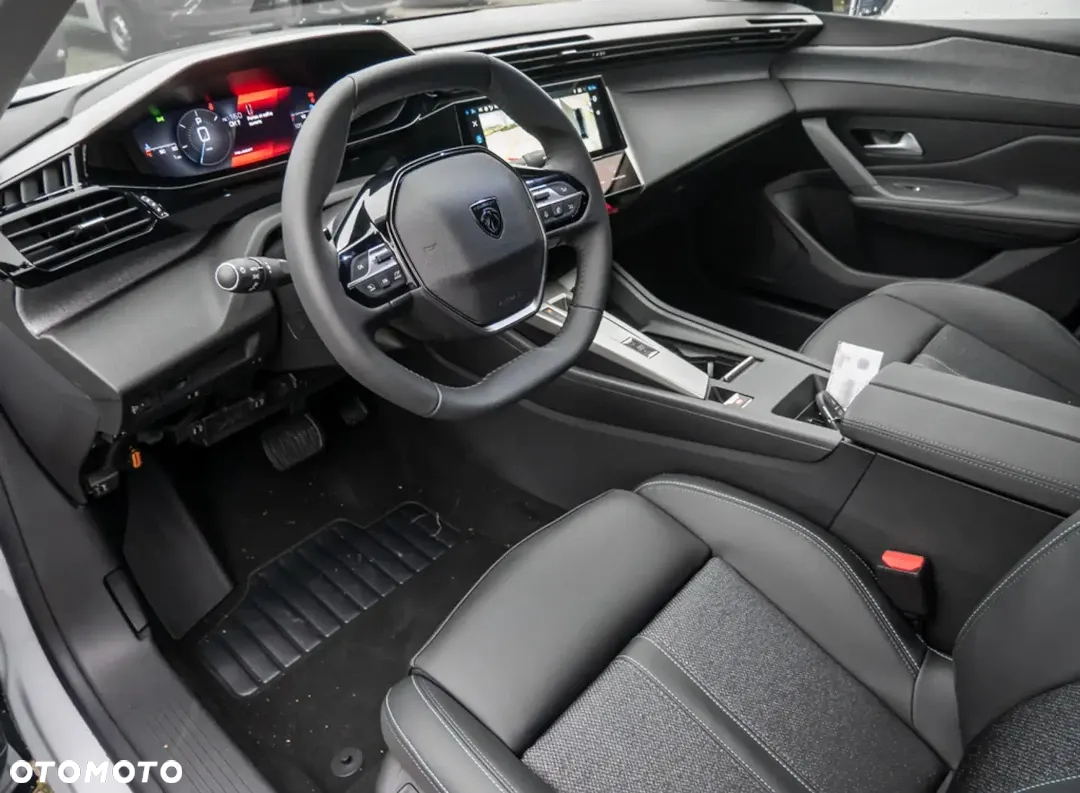 Peugeot 408 - 4