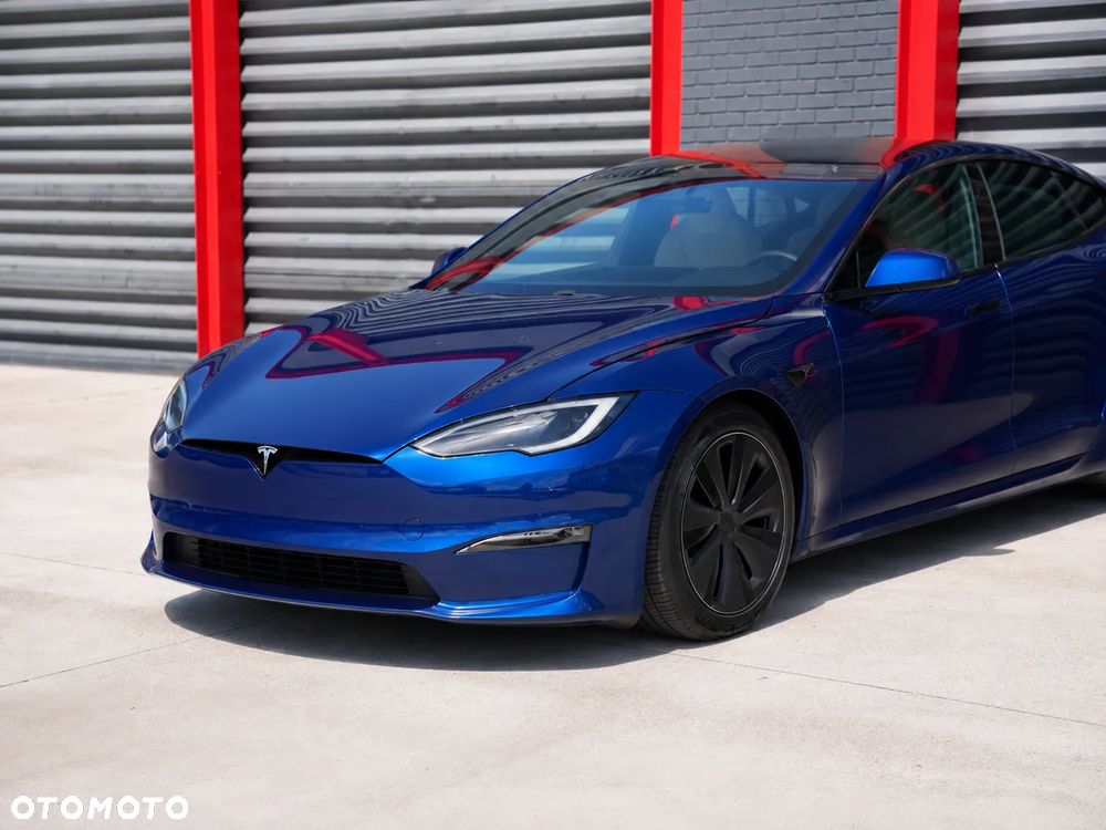 Tesla Model S - 4