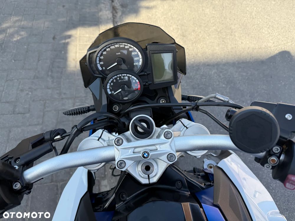 BMW F - 10