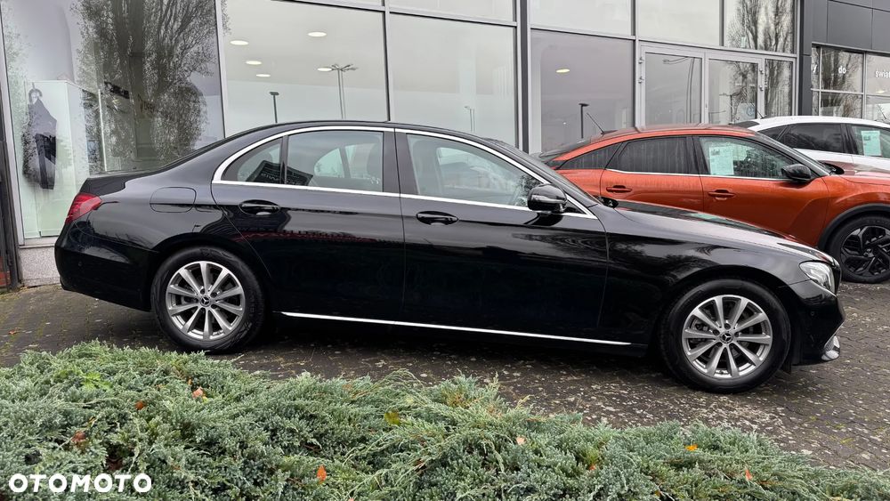 Mercedes-Benz Klasa E 200 d Business Edition 9G-TRONIC - 4