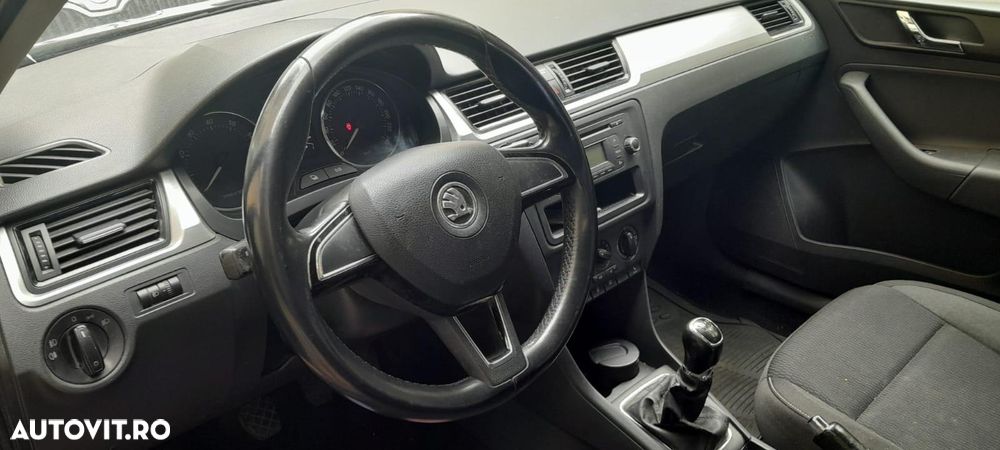 Skoda RAPID 1.2 MPI Active - 7