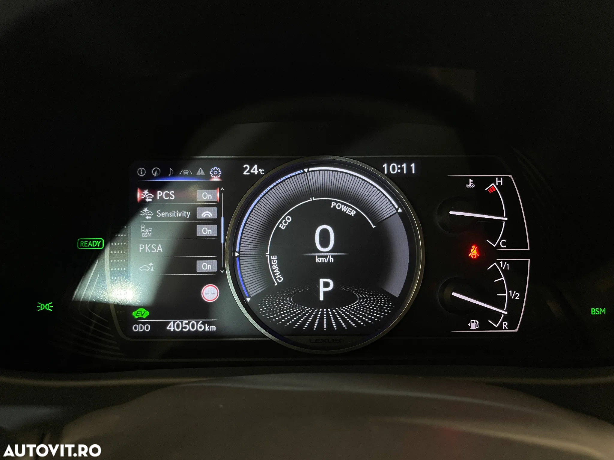Lexus UX 250h (E-FOUR) Luxury Line - 25