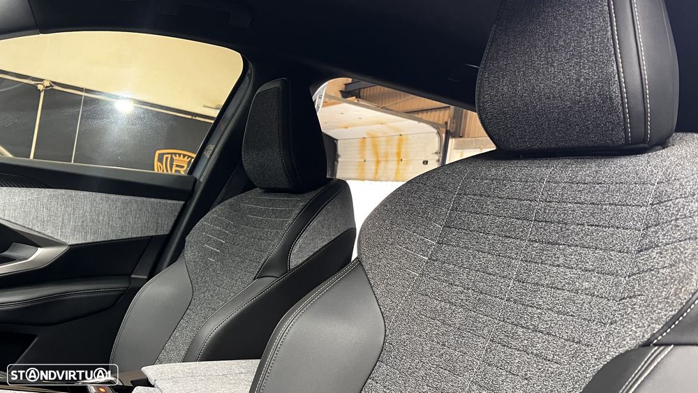 Peugeot 5008 1.2 Hybrid Allure e-DCS6 - 45