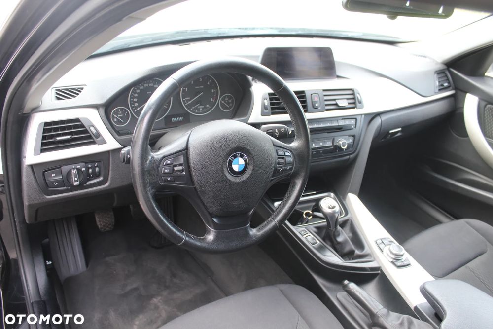 BMW Seria 3 318d - 8