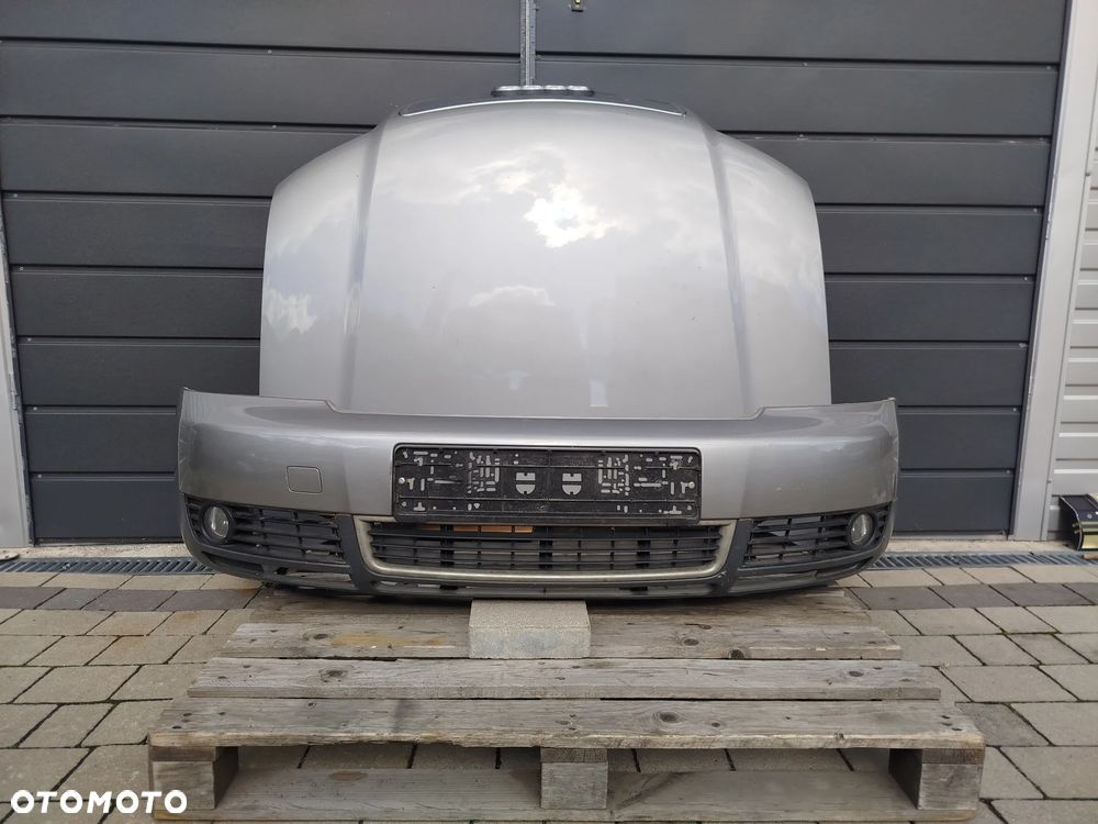 Audi A4 B6 zderzak  plus maska przód  LY7Q